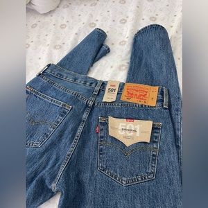 Selling brand new Levi’s 501 Original Fit Women’s Jeans.